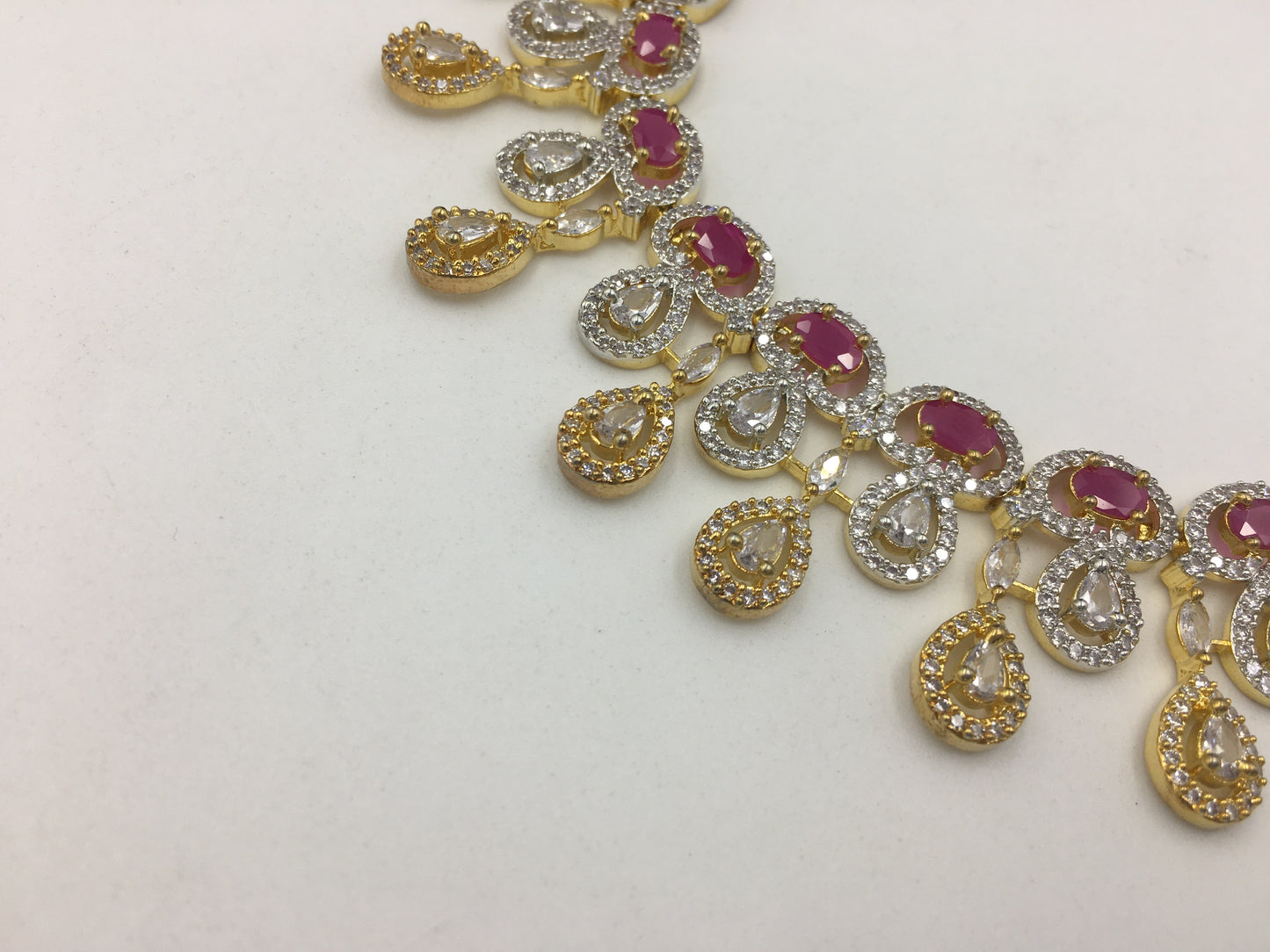 MONET AD NECKLACE SET