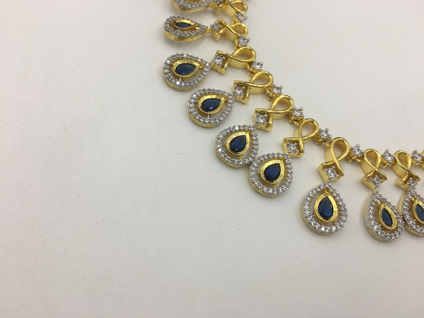 FIONA AD NECKLACE SET