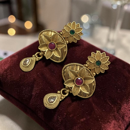 ELEGANT FLORAL RAJWADI NECKLACE SET