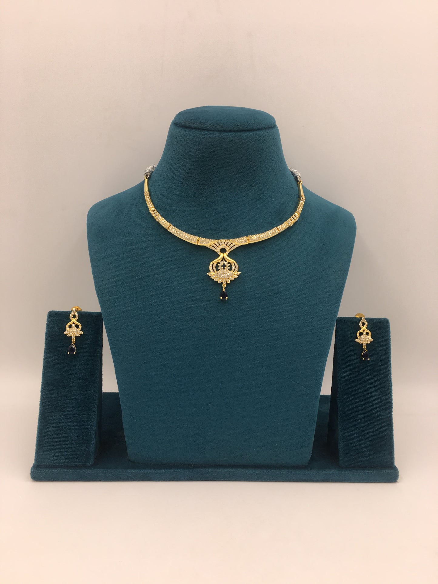 LYSANDRA AD NECKLACE SET