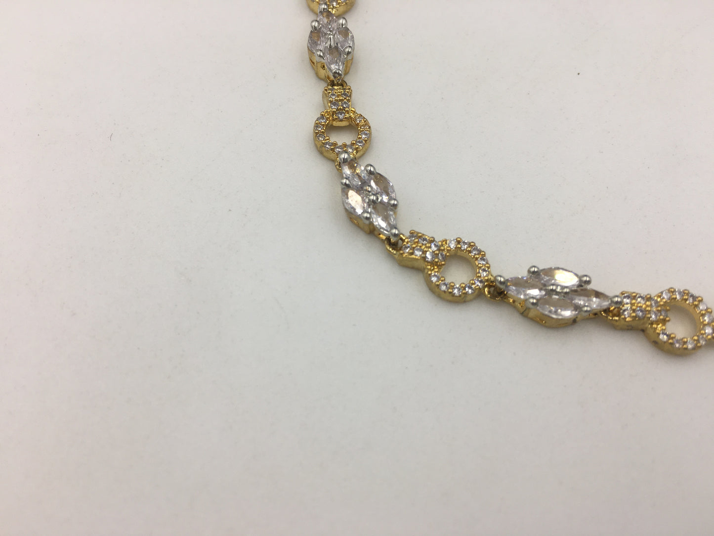 VIVICA AD NECKLACE SET