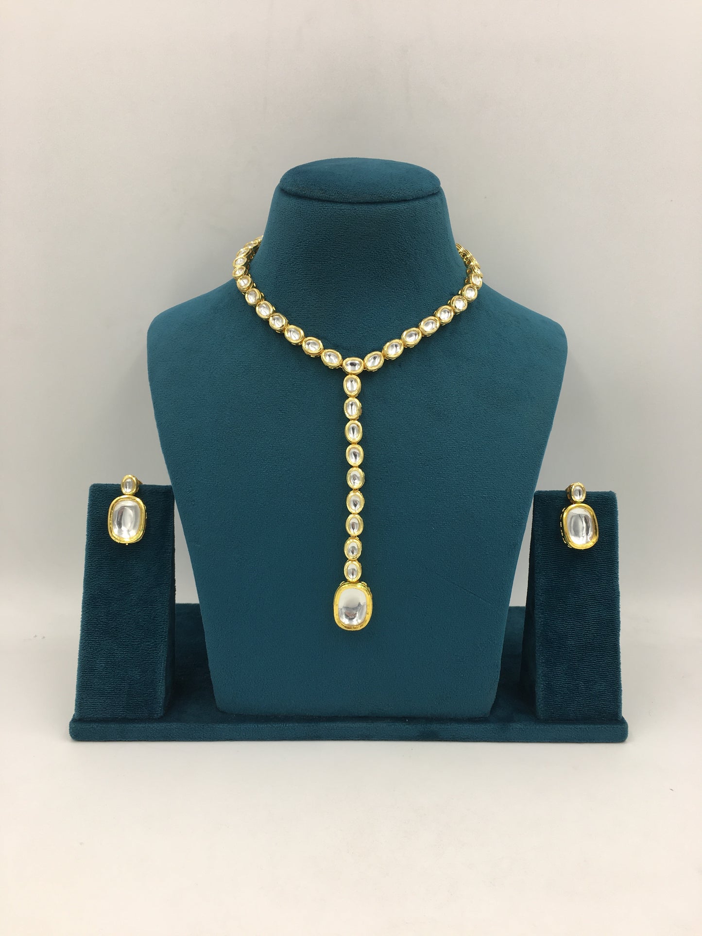 ARAMINTA KUNDAN NECKLACE SET