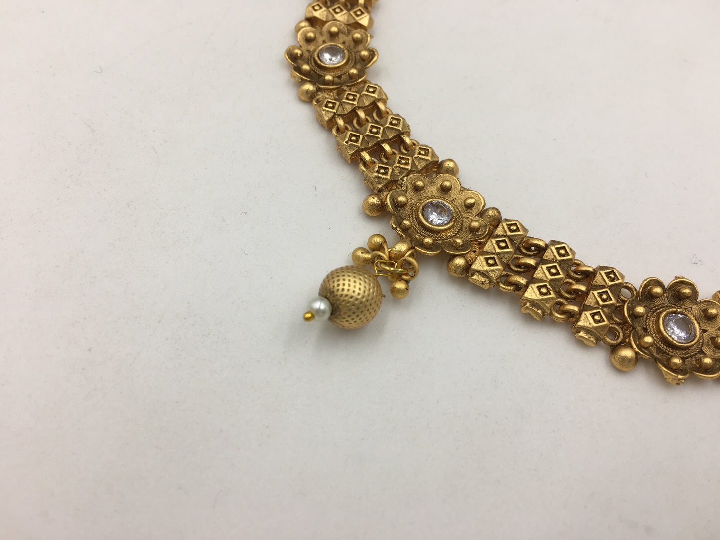 TANVIKA GOLDEN NECKLACE SET