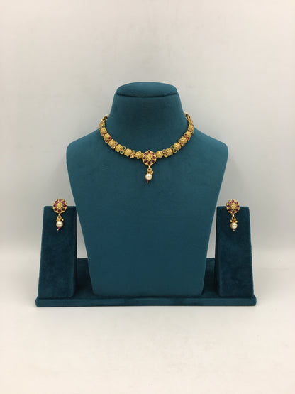 VRITIKA GOLDEN NECKLACE SET