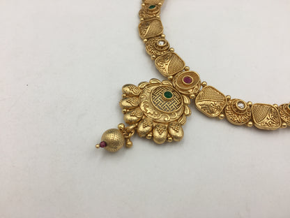 BHAVINI GOLDEN NECKLACE SET