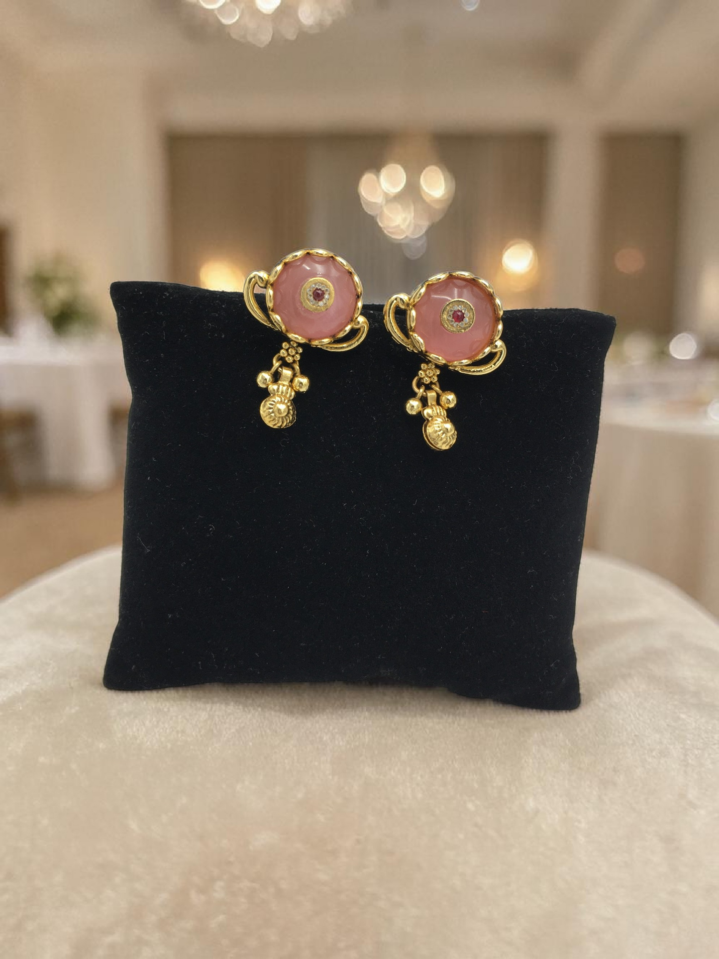 HERITAGE RAJWADI CHAIN PENDANT SET WITH PINK MONA LISA STONE & GHUNGRU