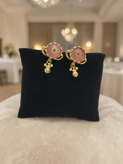 HERITAGE RAJWADI CHAIN PENDANT SET WITH PINK MONA LISA STONE & GHUNGRU
