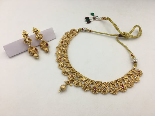 VIJAYANTI GOLDEN NECKLACE SET