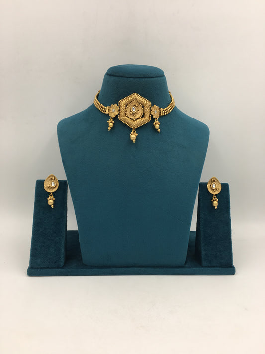 VAIBHAVI GOLDEN NECKLACE SET