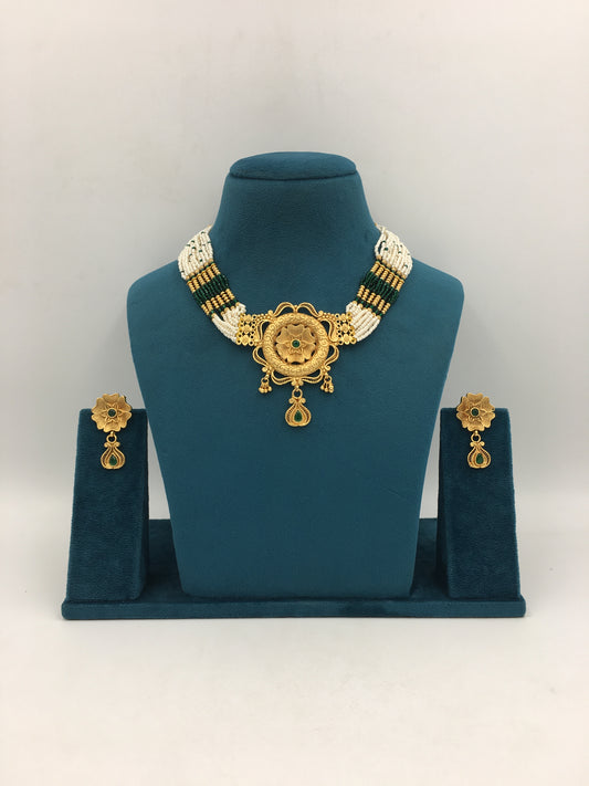 TANUSHREE GOLDEN NECKLACE SET