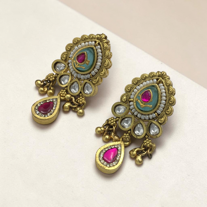HERITAGE TEMPLE PEARL CHAIN PENDANT SET WITH GREEN TEARDROP & PINK STONE