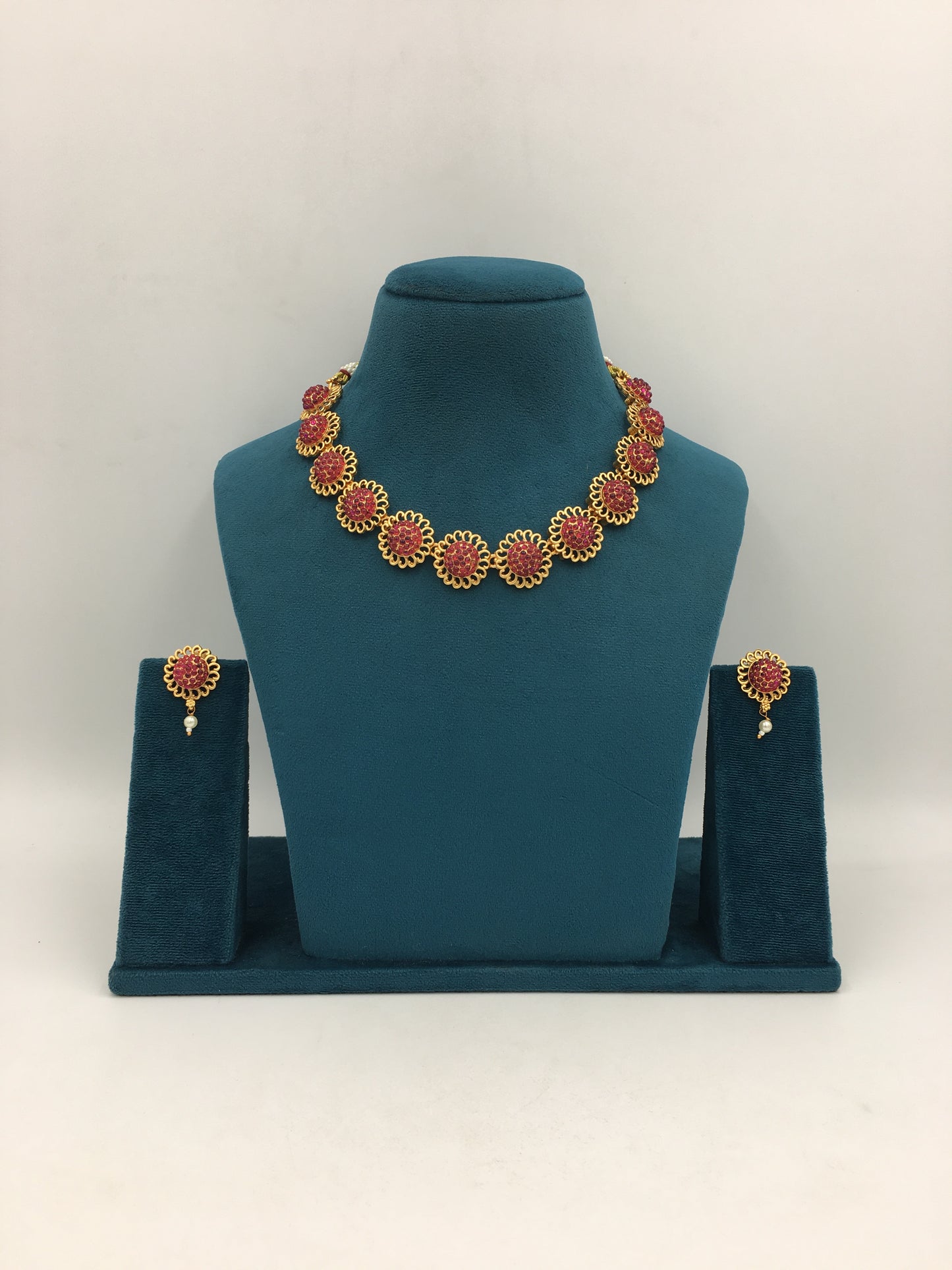 SHREYANSHI GOLDEN ENCKLACE SET