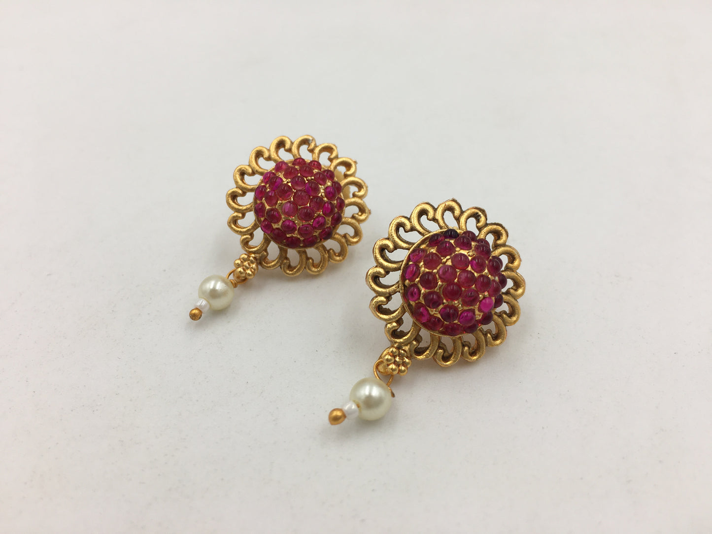 SHREYANSHI GOLDEN ENCKLACE SET