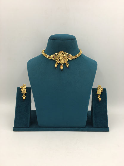 MAITREYI GOLDEN NECKLACE SET
