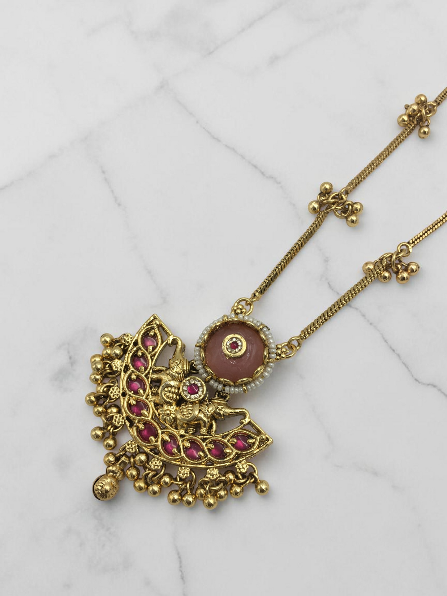 HERITAGE RAJWADI CHAIN PENDANT SET WITH PINK MONA LISA STONE & GHUNGRU