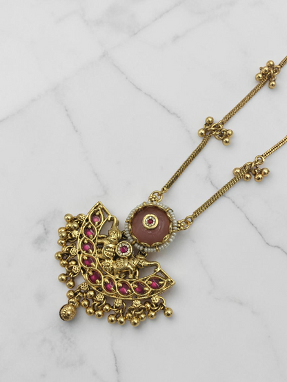 HERITAGE RAJWADI CHAIN PENDANT SET WITH PINK MONA LISA STONE & GHUNGRU