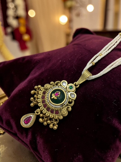 HERITAGE TEMPLE PEARL CHAIN PENDANT SET WITH GREEN CENTER & PINK DROP