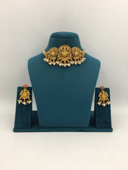 SHRAVANI GOLDEN NECKLACE SET
