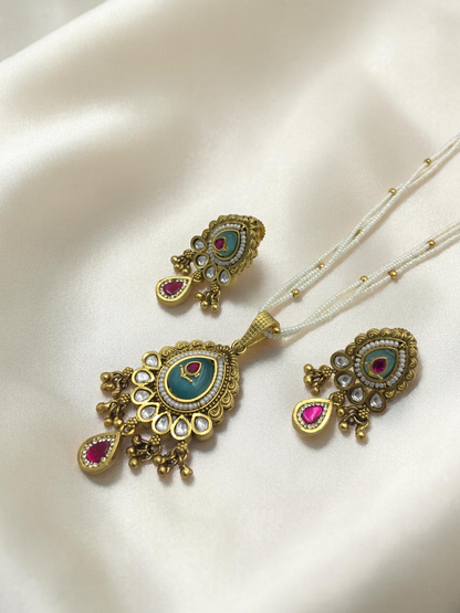 HERITAGE TEMPLE PEARL CHAIN PENDANT SET WITH GREEN TEARDROP & PINK STONE