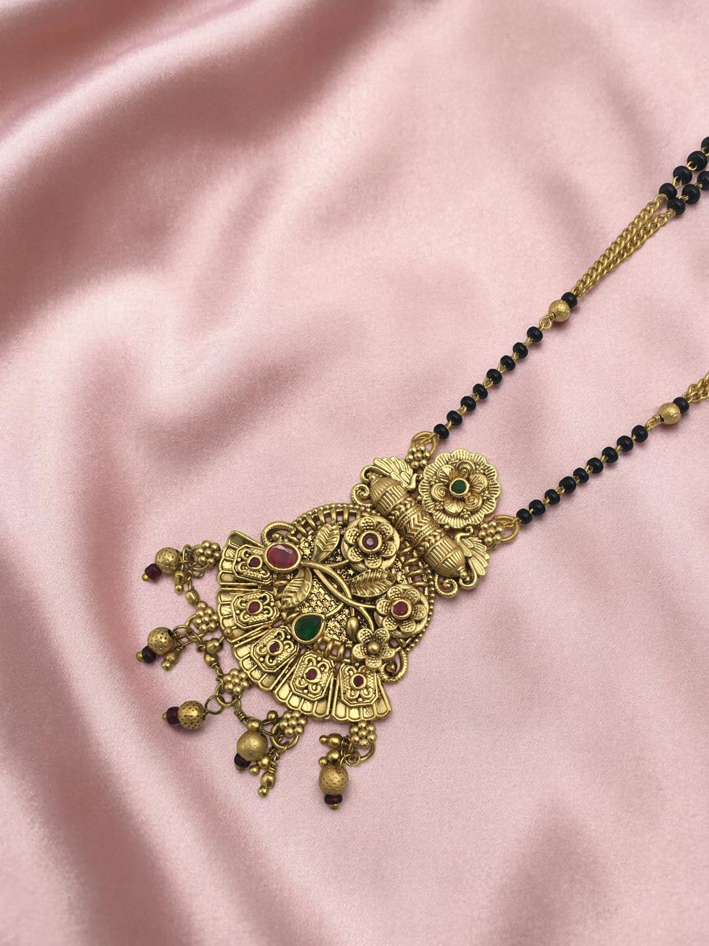 HERITAGE RAJWADI TEMPLE DESIGN MANGALSUTRA WITH TRADITIONAL GHUNGRU