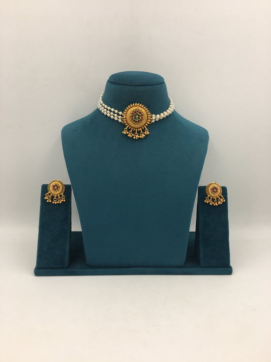 NIVEDITA GOLDEN NECKLACE SET