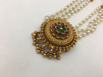 NIVEDITA GOLDEN NECKLACE SET