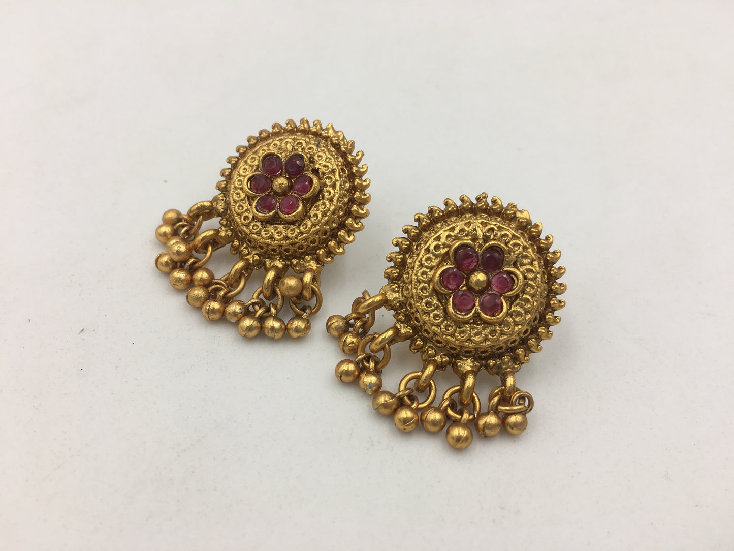 NIVEDITA GOLDEN NECKLACE SET
