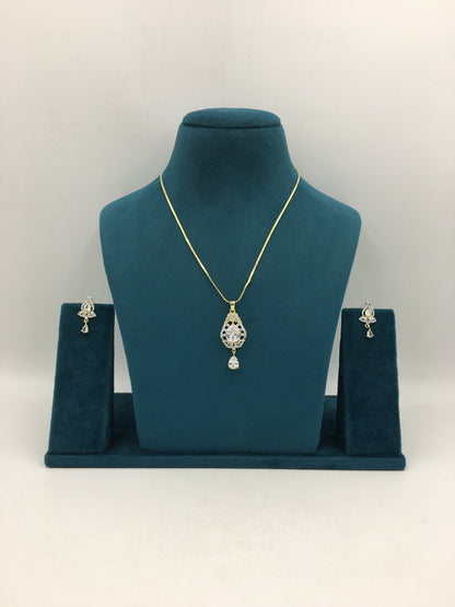 ALESSANDRA AD CHAIN PENDANT