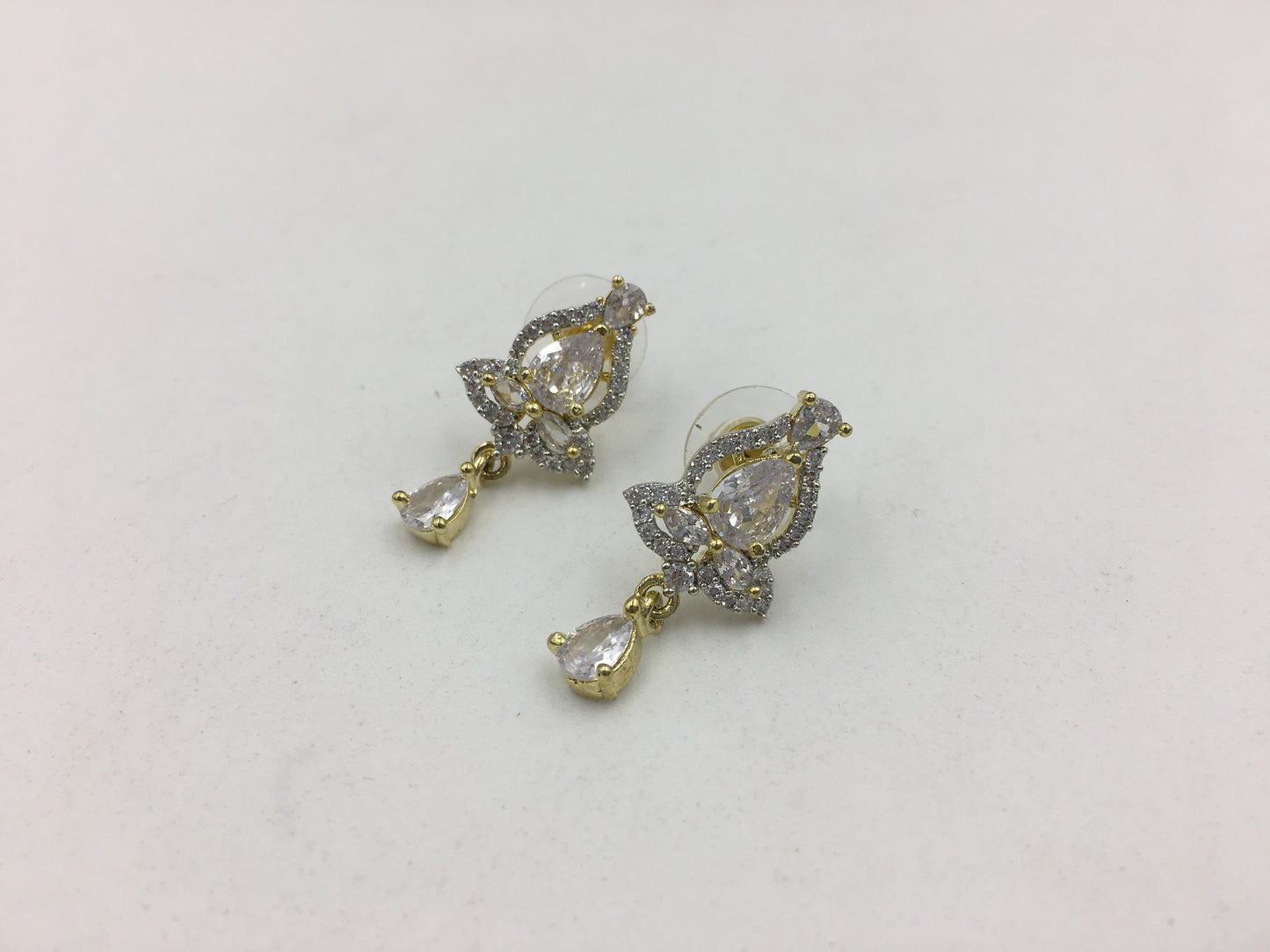 ALESSANDRA AD CHAIN PENDANT