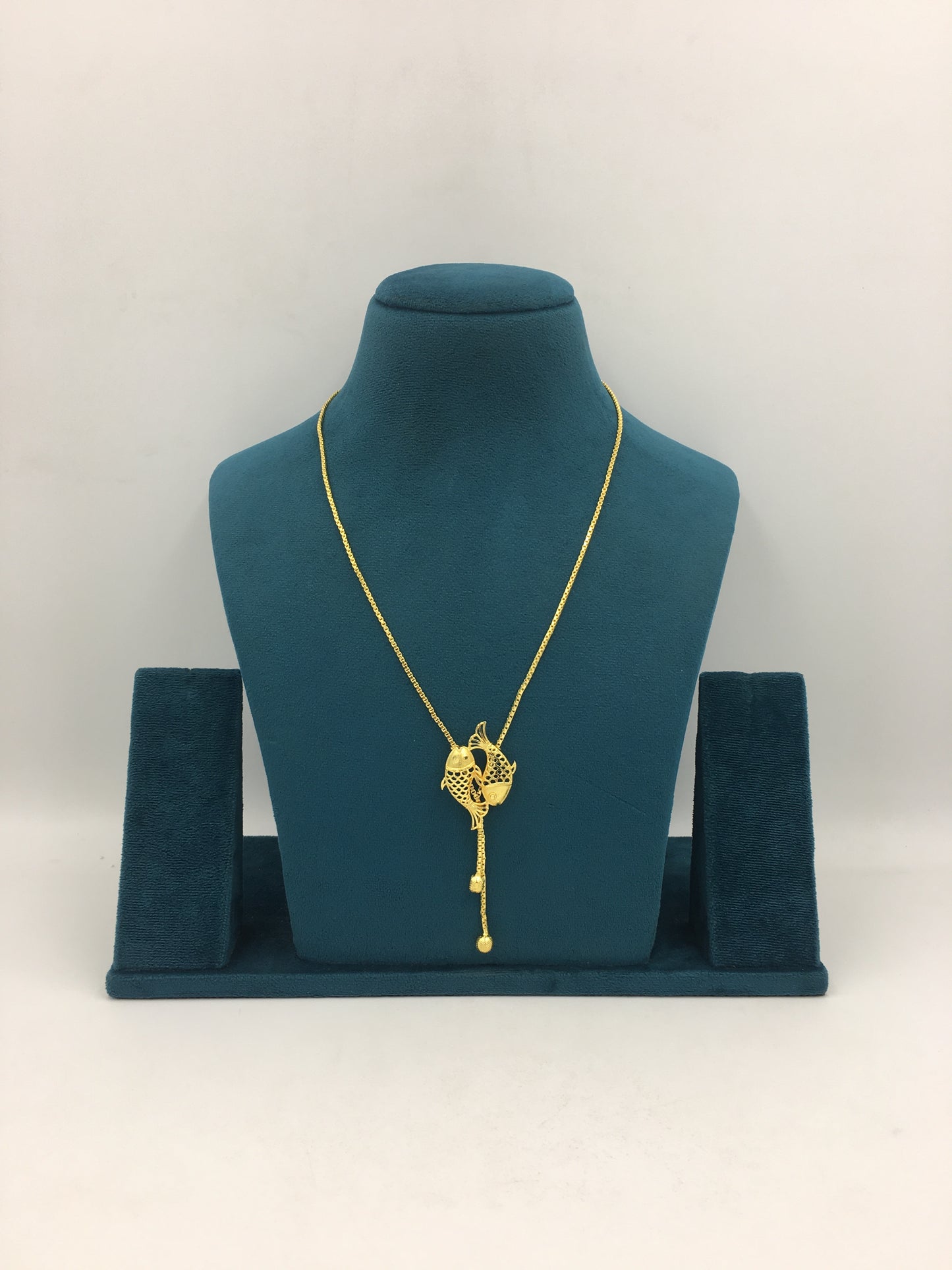 EVADNE FORMING CHAIN PENDANT