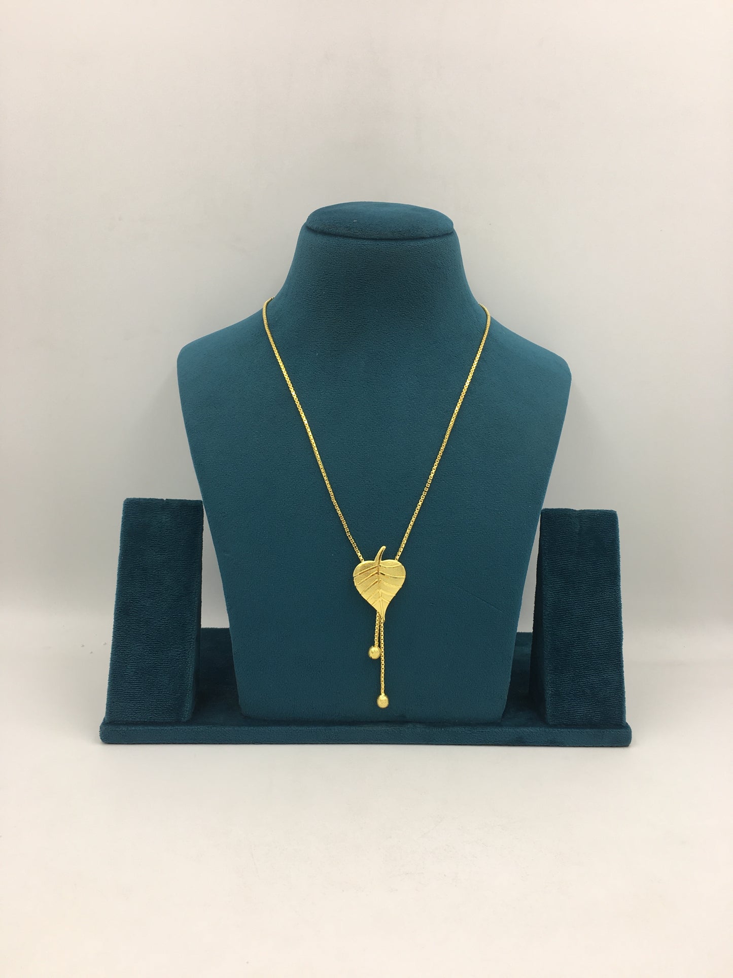 OCTAVIA FORMING CHAIN PENDANT