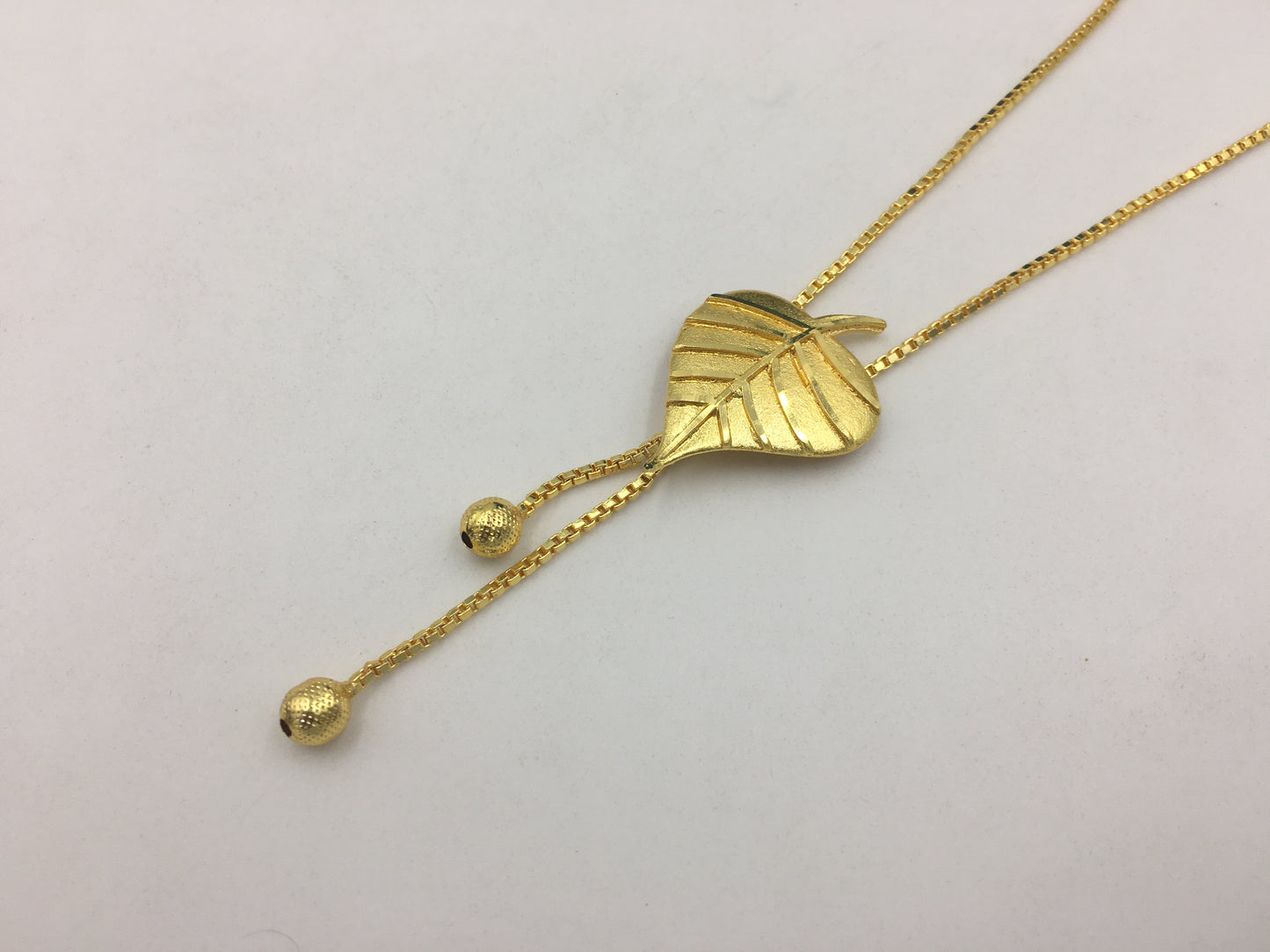 OCTAVIA FORMING CHAIN PENDANT