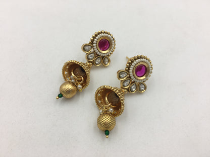 NIVEDITA GOLDEN NECKLACE SET