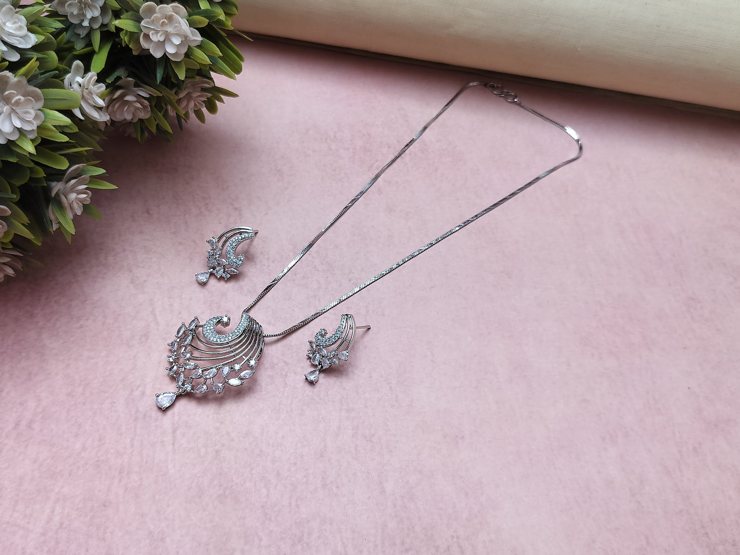 KRITI STERLING SILVER AD CHAIN PENDANT