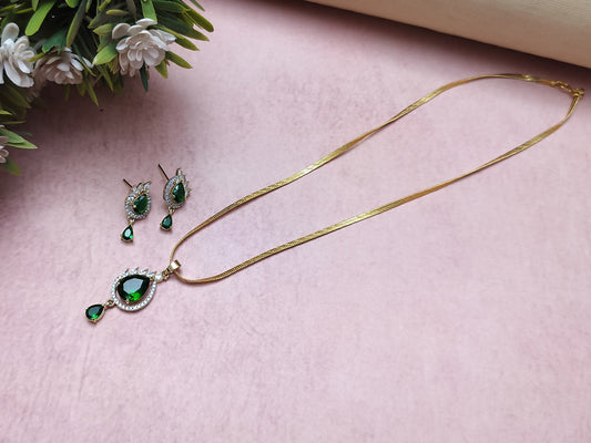 ADITI EMERALD AD CHAIN PENDANT