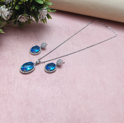 ANUSHKA AD PENDANT SET