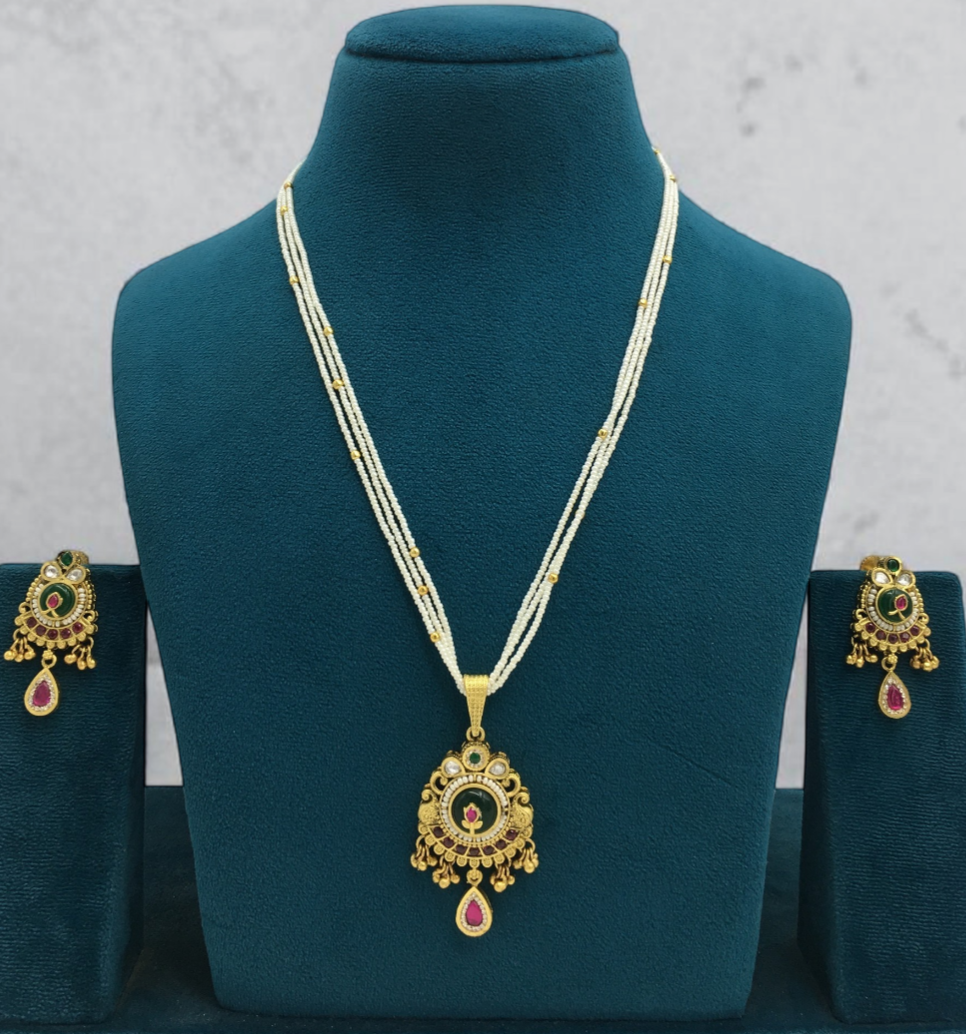 HERITAGE TEMPLE PEARL CHAIN PENDANT SET WITH GREEN CENTER & PINK DROP