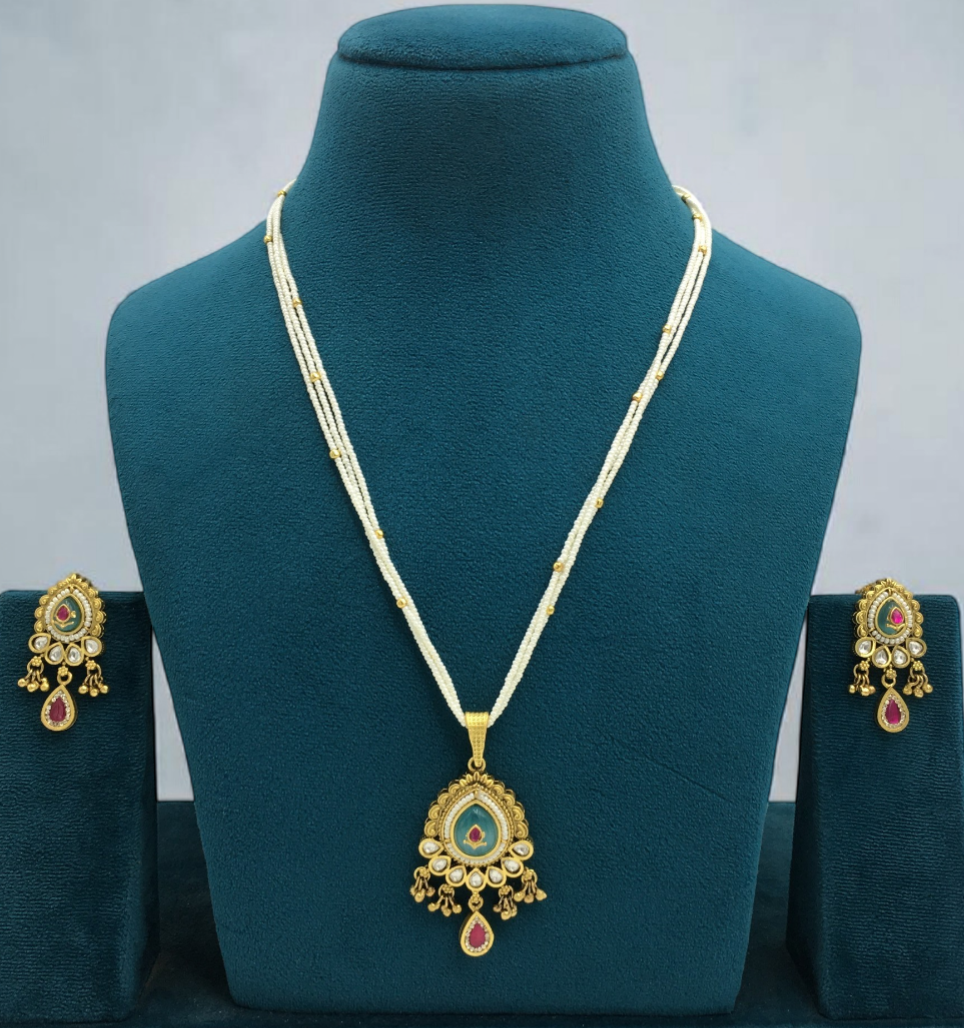 HERITAGE TEMPLE PEARL CHAIN PENDANT SET WITH GREEN TEARDROP & PINK STONE