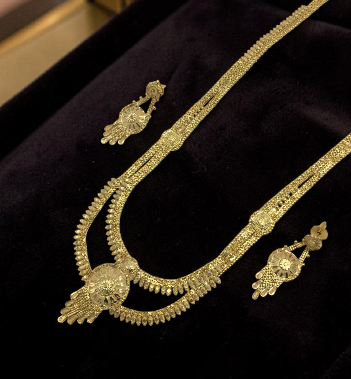 PARNIKA FORMING NECKLACE SET