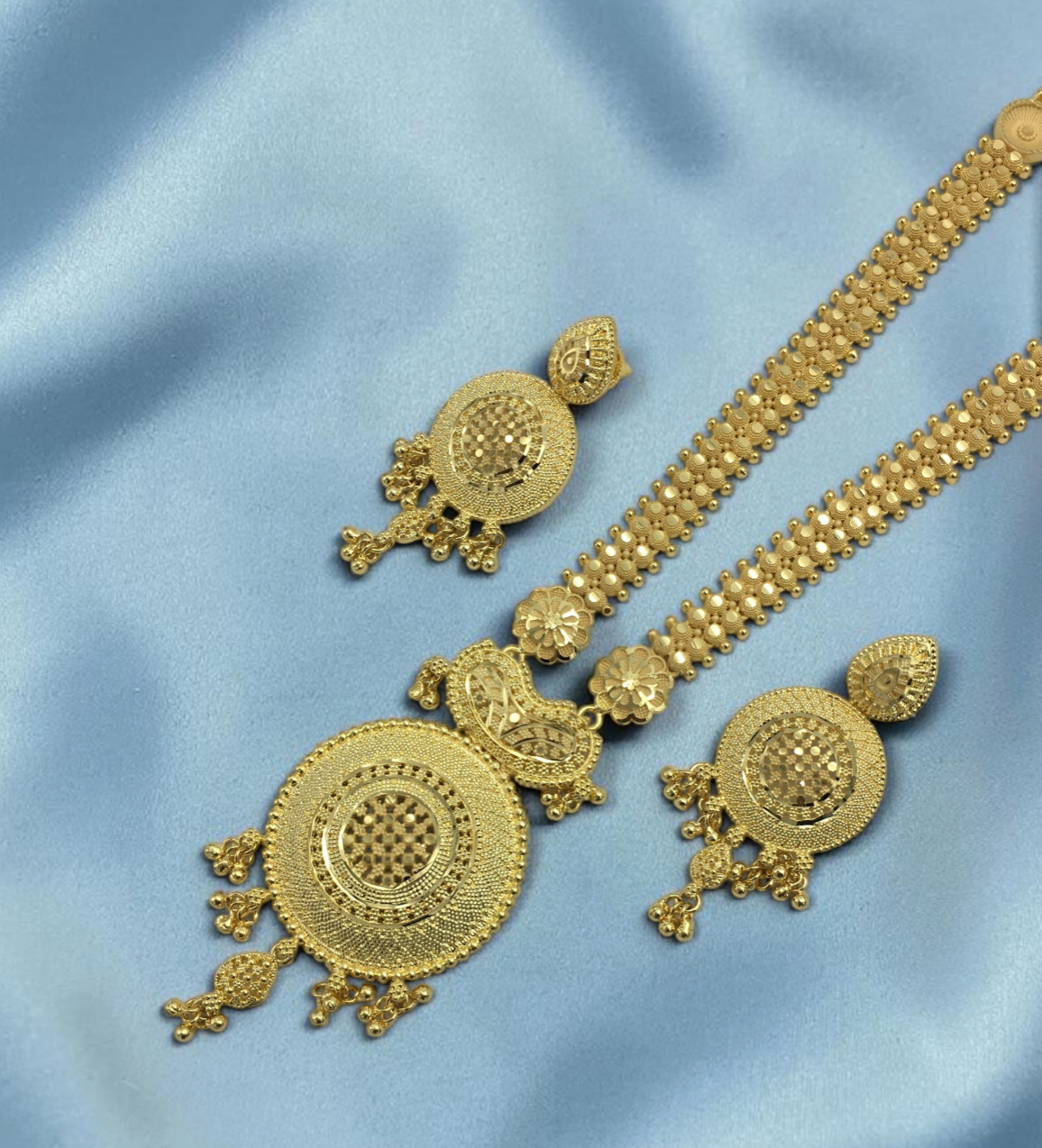 AARAVI FORMING LONG NECKLACE SET