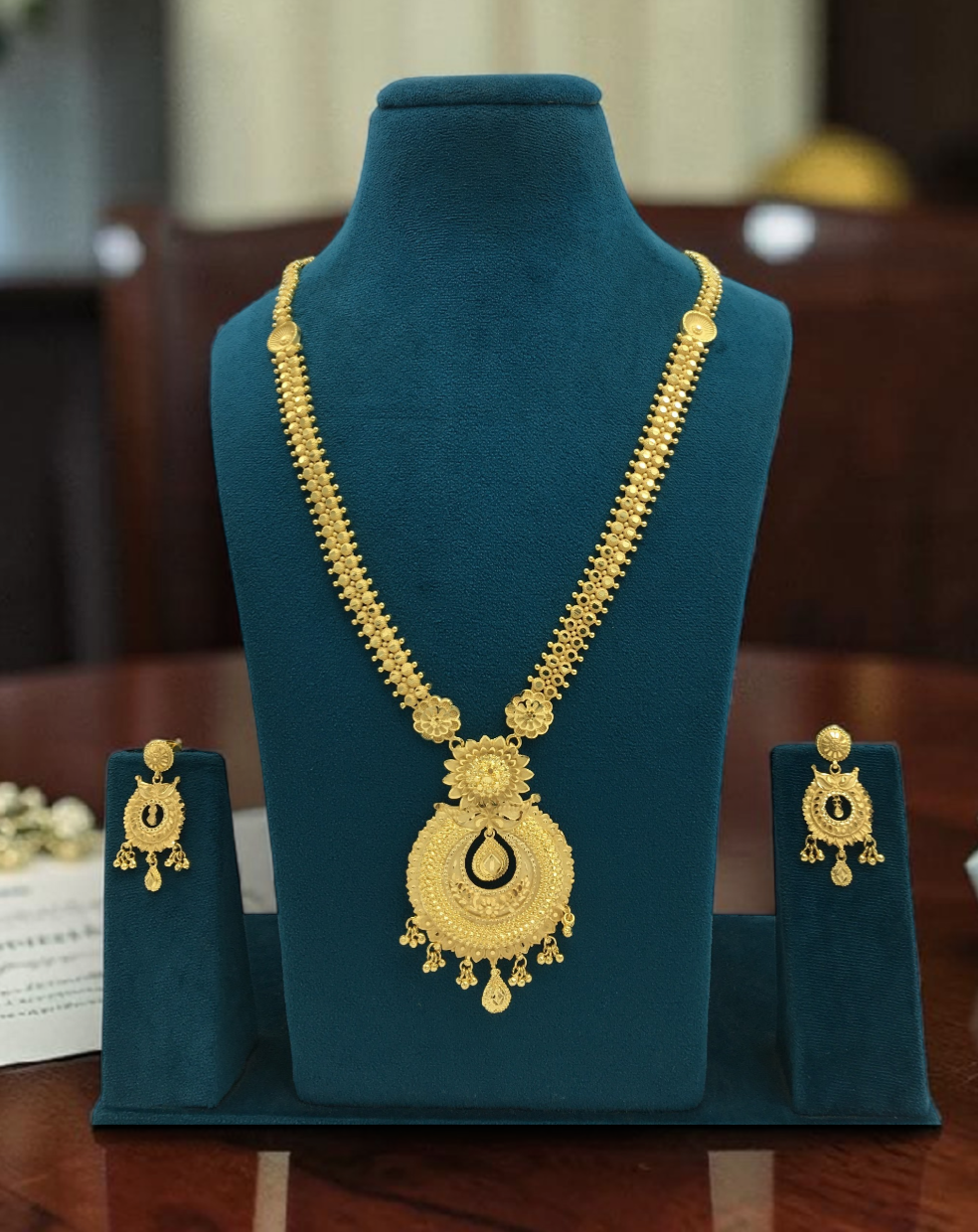 RUHI FORMING NECKLACE SET