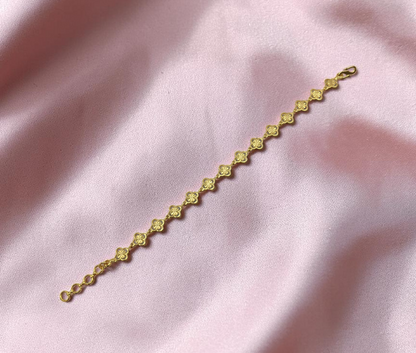 CLOVER BLOOM GOLD BRACELET FOR WOMEN