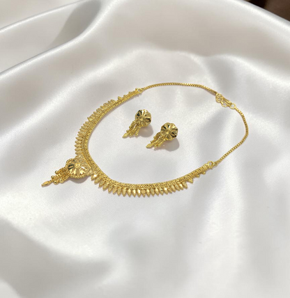 AARINI SURYAPRABHA ONE GRAM FORMING SHORT NECKLACE SET WITH EARRINGS FOR WOMEN | TRADITIONAL GOLD FINISH JEWELLERY