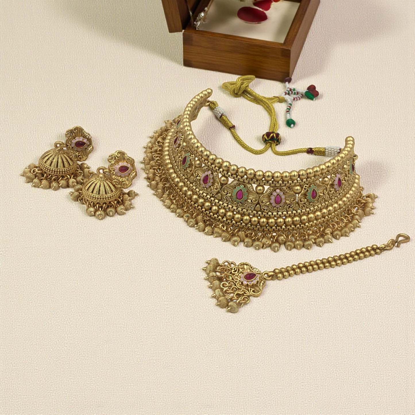 ALINA BRASS NECKLACE SET