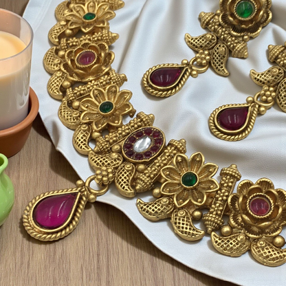 SOPHIA BRASS NECKLACE SET