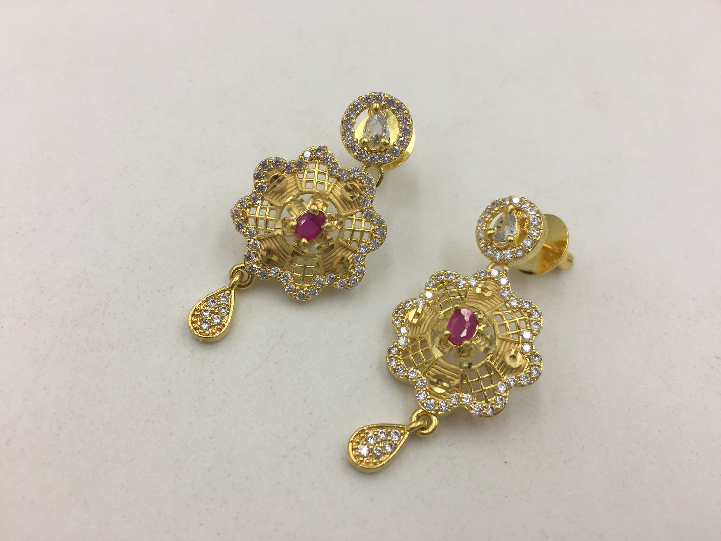 SAMSKRITA FORMING NECKLACE SET