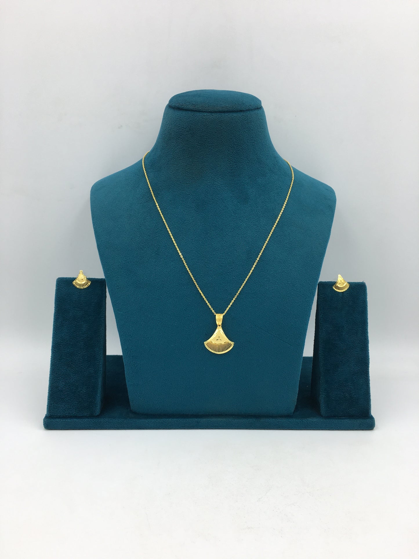 NAVIKA 1 GRAM FROMING CHAIN PENDANT