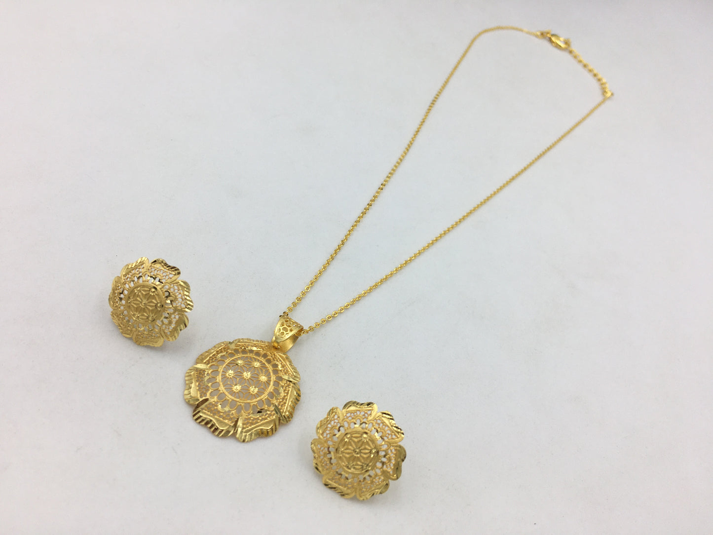 PRAVISHA 1 GRAM FORMING CHAIN PENDANT