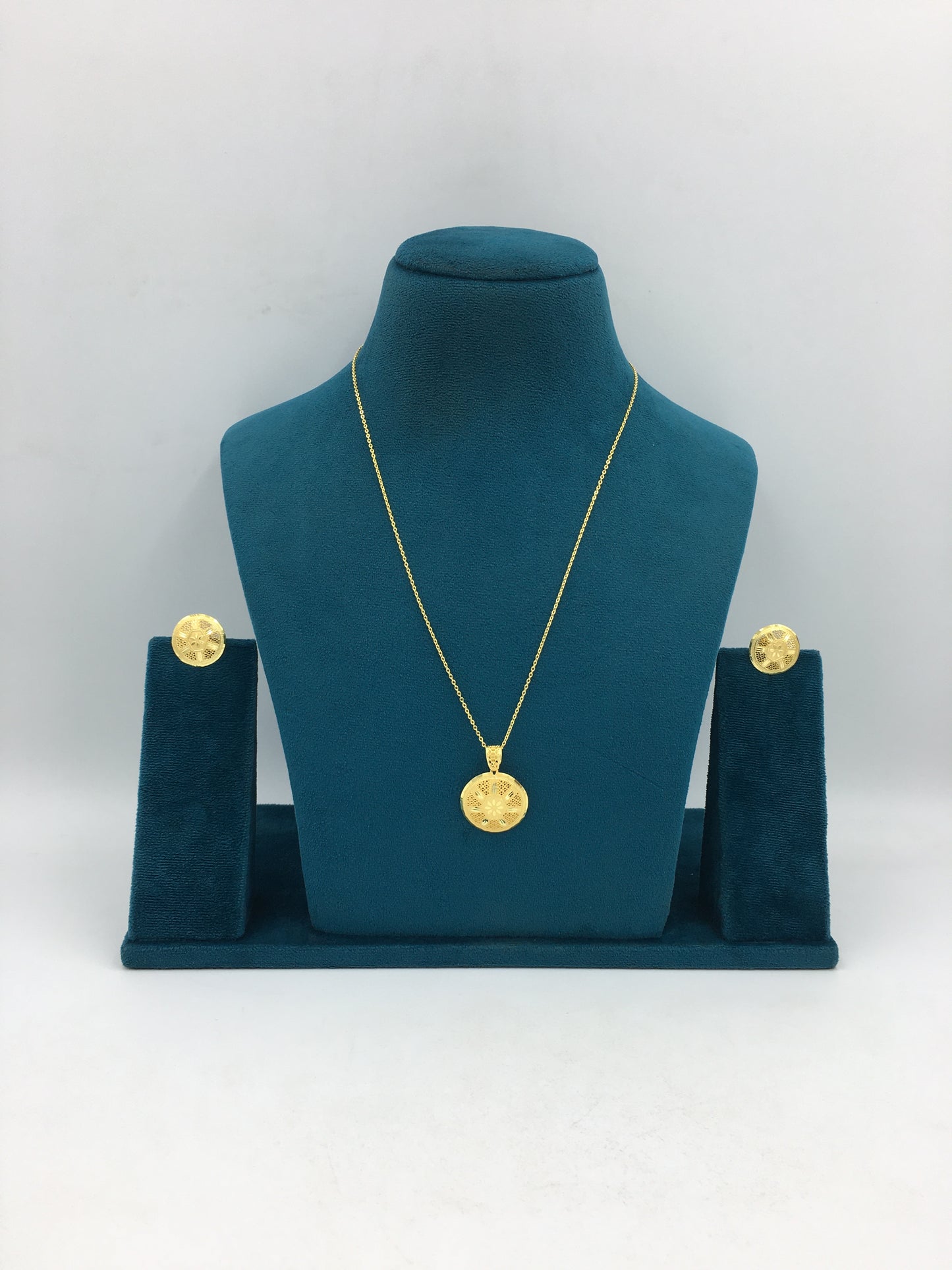 NIVISHA 1 GRAM FORMING CHAIN PENDANT