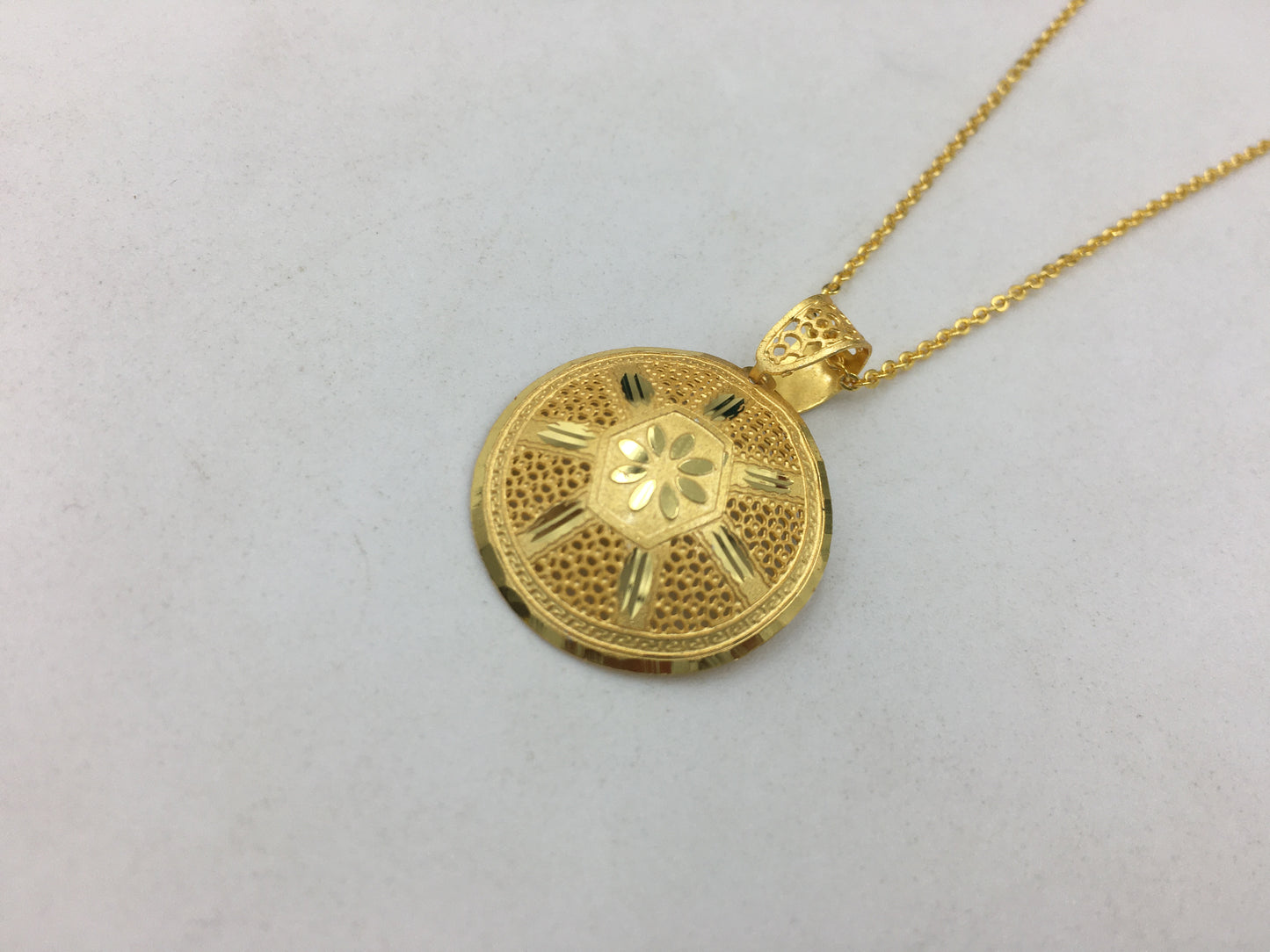 NIVISHA 1 GRAM FORMING CHAIN PENDANT